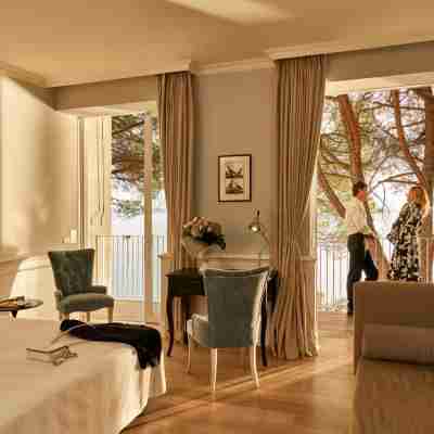 Hotel Riviera & Maximilian's Rooms