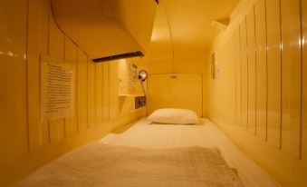 Capsule Land Yushima (Male Only)