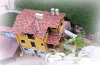 Apartamentos Aguasaliu Hotels near Pico Pierzo (1552 m.)