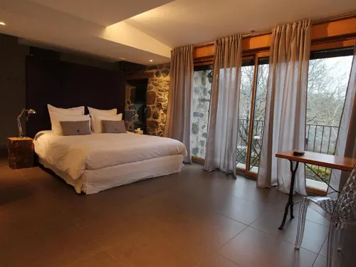 Aux Caprices d'Aubrac فنادق في Saint-Chely-d'Aubrac