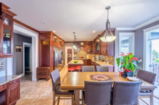 Vancouver Yuelai Guesthouse