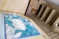 Bástya Konferencia és Wellness Hotel - parkir