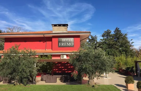 埃裏莫冬宮酒店