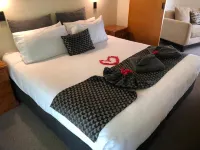 Half Moon Bay Motel Hotels in Beachlands