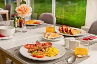 The Pecan Tree Guesthouse Hotels in Bryanston