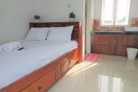 Guesthouse Berlian Batang Syariah Near Kampung Kalisalak Park Hotels in Batang