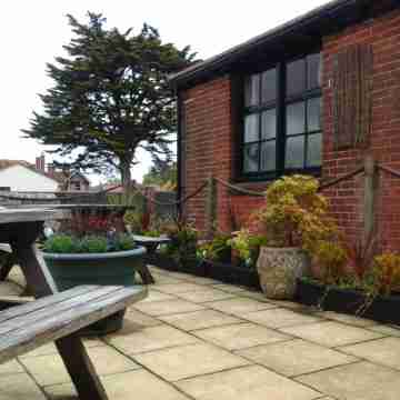 The Royal Oak Hotel Exterior