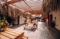 Makenke Hostel by Los Colores Ecoparque - Parkplatz