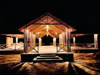 Camp Lands End Отели рядом с достопримечательностью «Atmeshwar Temple»