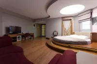 Orucoglu Oreko Hotel فنادق في Yunusemre