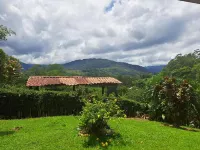 路易斯和安娜旅館 酒店