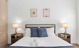 Modern Cozysuites on Town Lake Waterfront 02