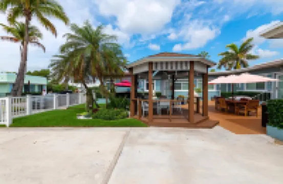 Tropic Isle Boutique Hotel