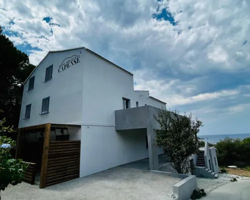Hôtel Résidence Capense Ξενοδοχεία στην πόλη Centuri