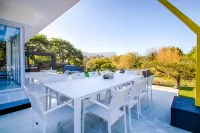 Badgemore Villa Guesthouse Hotels in Constantia