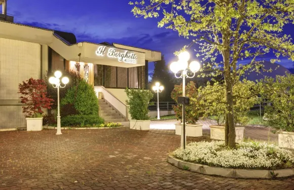 博爾戈皇宮酒店