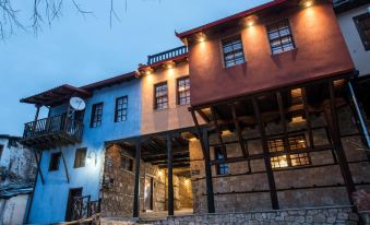 Olganos VL Luxury Rooms & Suites - Housity