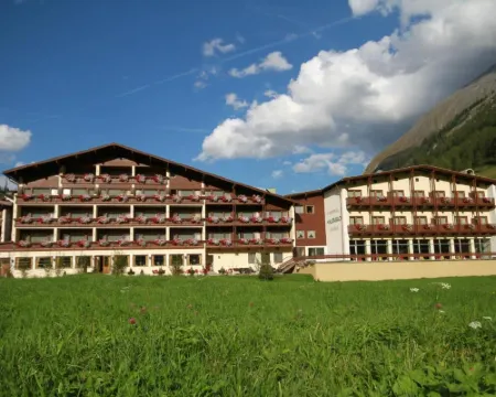 Thermal-Badhotel Kirchler Hotels in Tux
