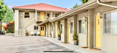 Agave Inn Отели в г. Мишен Каньон