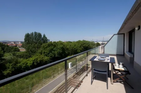 Aparthotel Jardines de Aristi Отели рядом с достопримечательностью «Cerro de las Neveras ANILLO VERDE»