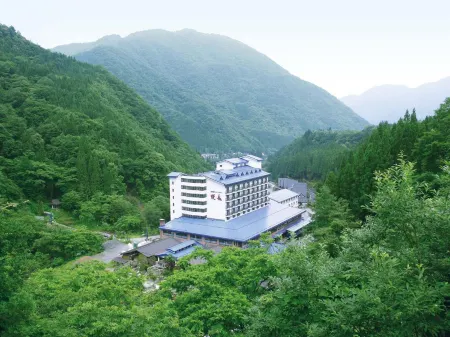 Okuhida Garden Hotel Yakedake Отели рядом с достопримечательностью «Падение Хираю»