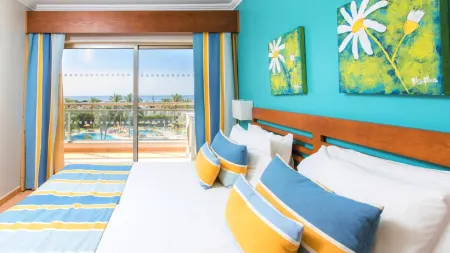 Alfagar Alto da Colina Отели в г. Ольюш-де-Агуа