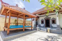 Surf Retreat Villa Sari Bali Hotels near Hutan Belajar Bali Barat