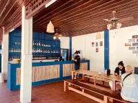 The Jam Hostel - bar