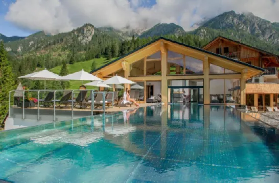 Almwellness-Resort Tuffbad Hotels in 