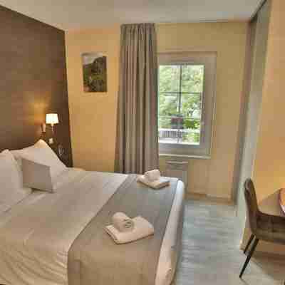 L'HÔTEL DES BAINS - Salles-la-Source Rooms