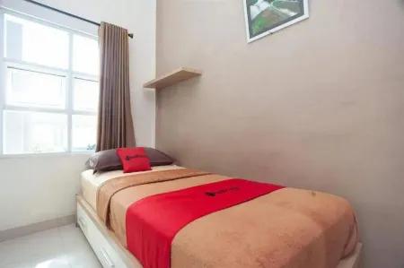 RedDoorz at Jalan Hos Cokroaminoto Jambi Отели в г. Simpang III Sipin
