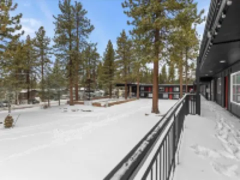 太浩湖安布薩多汽車旅館