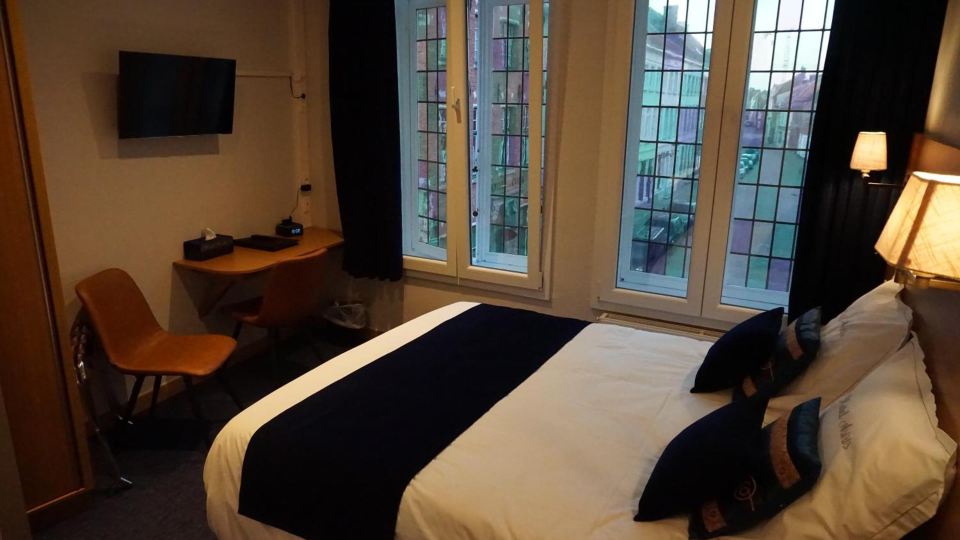 Hotel Asiris