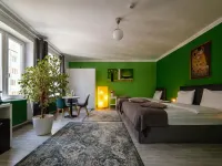 Complex Living Database 주변 호텔