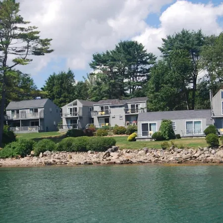 Dockside Guest Quarters