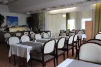 Hotel Aakenus - breakfast