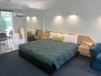 Runaway Bay Motor Inn - 2-Star