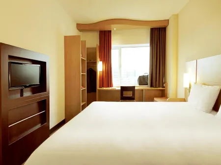 Ibis Lisboa Jose Malhoa Отели рядом с достопримечательностью «El Corte Ingles - Lisboa»