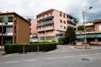 Santa Chiara Apartment by MyHomeInComo Hotels in Albese Con Cassano