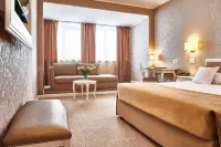 Continental Forum Arad Hotels near Neptun Water Park