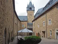 Schloss Spangenberg - Ich-Zeit Betriebs-GmbH Hotels in Spangenberg