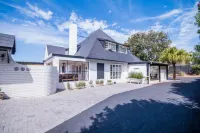 Forest Hall Guest House Hotels near Kragga Kamma Game Park