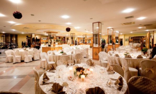 Demy Hotel - Housity