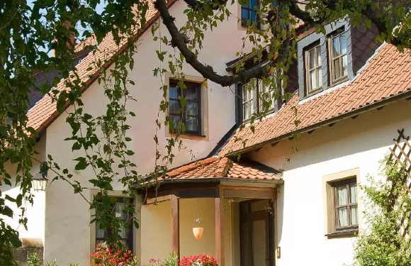 伽什夫贊吶酒店