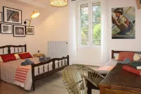Hôtel Gorges du Tarn - AZUREVA La Malène Hôtels à : Les Vignes