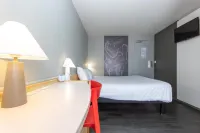 ibis Rochefort