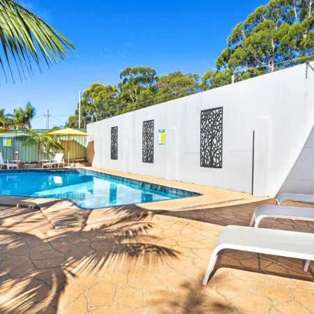 Peninsula Nelson Bay Motel and Serviced Apartments