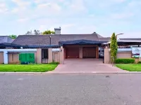 Lauren Palace Guest House