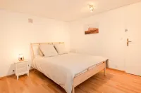 Le Stade Hotel a Le Broc