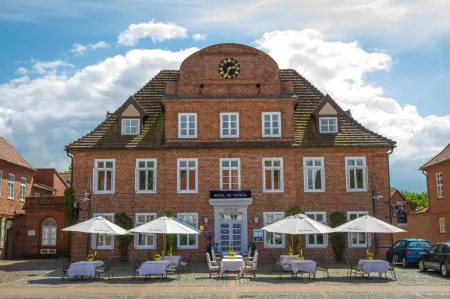 Hotel de Weimar Отели в г. Людвигслуст-Пархим